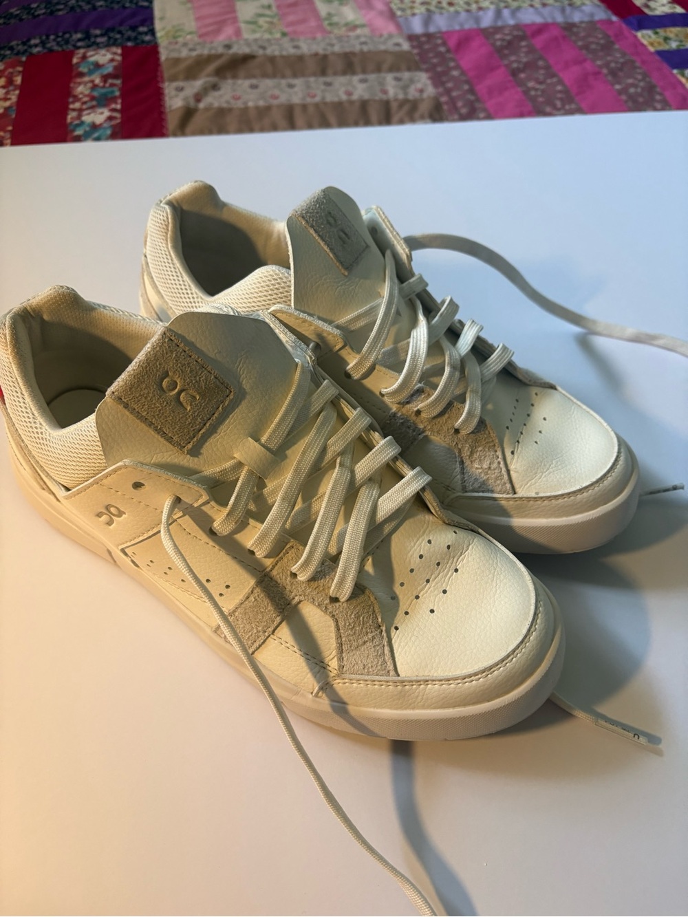 On Running, The Roger Clubhouse, White Sand Sneakers, Women’s Shoes Size 8.5.